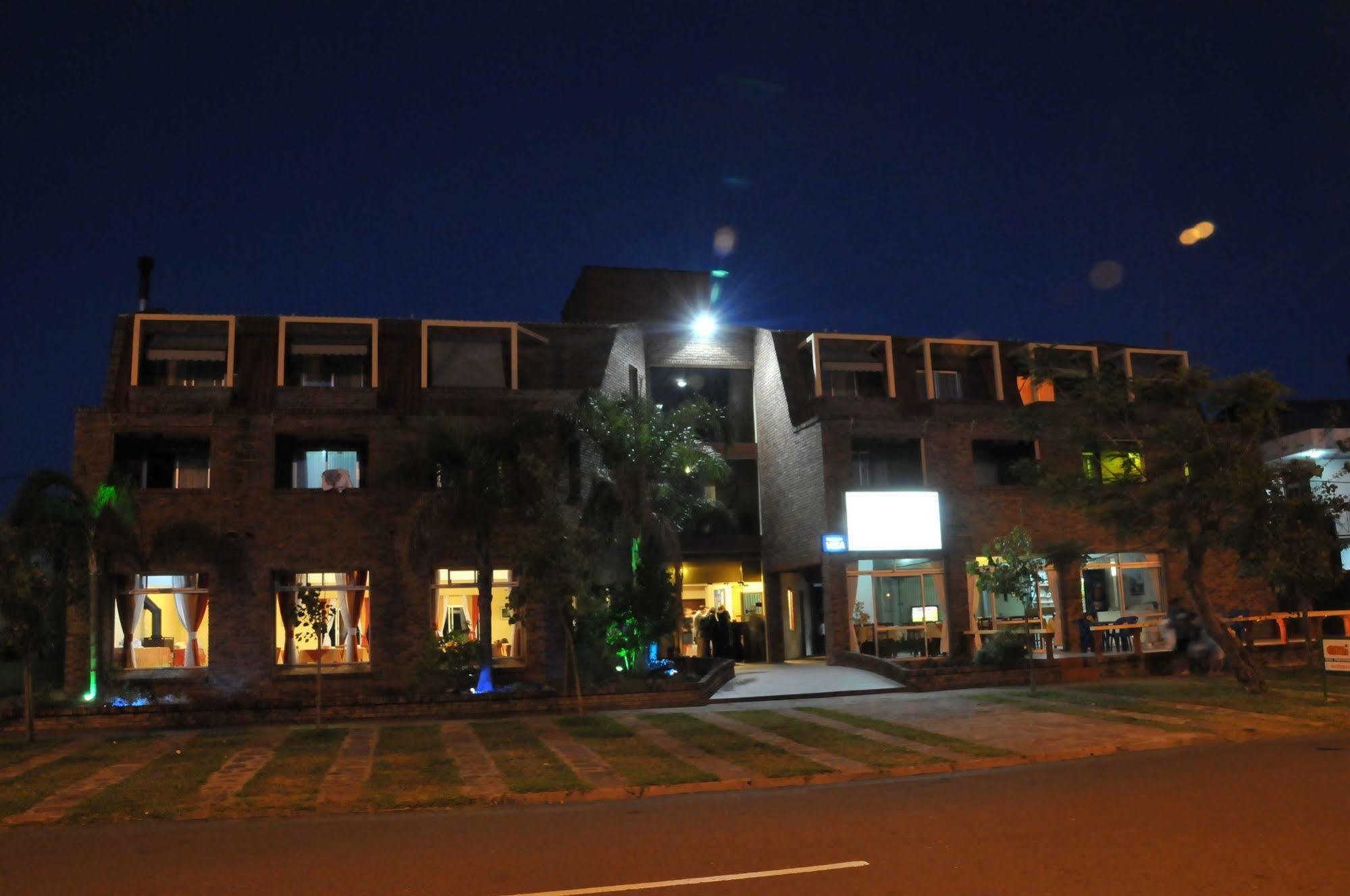 Hotel Jardines De Dayman Termas del Daymán エクステリア 写真